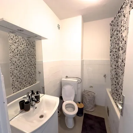 公寓 Charlie 扎达尔